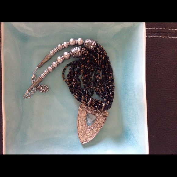 Beautiful Statement Necklace - Picture 3 of 3